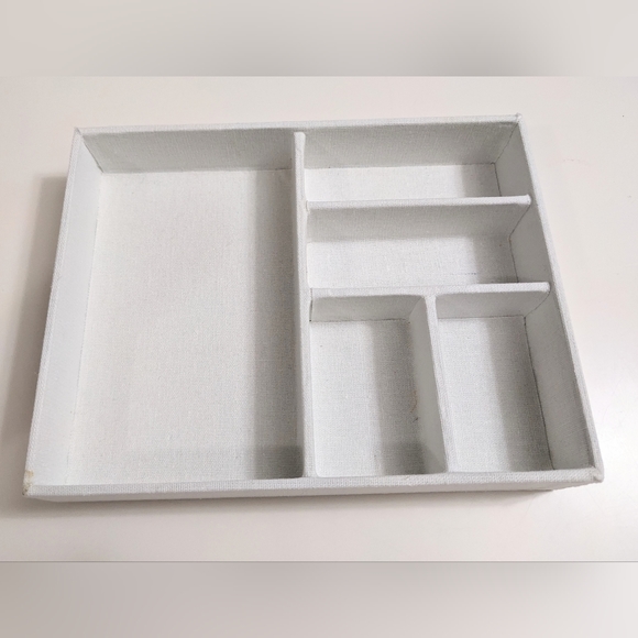 LC LAUREN CONRAD, Beautiful 3 Piece Jewelry Trays and Bar,in a Neutral Color. - Picture 8 of 8